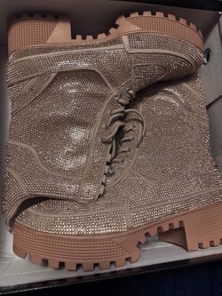 Combat boots