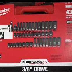 Milwaukee SHOCKWAVE 3/8 in. Drive SAE and Metric 6 Point Impact Socket Set (43-Piece)