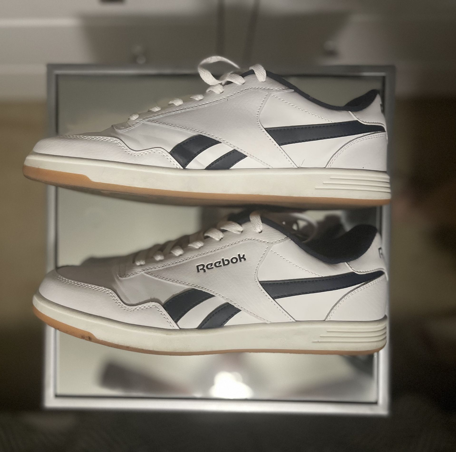 Men’s Classic Reebok Sneaker . Size 10