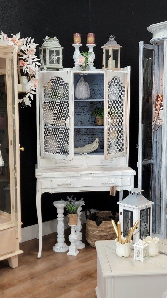Cabinet Hutch