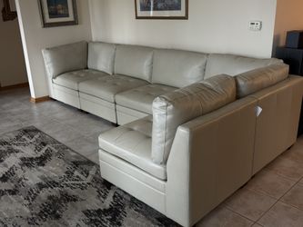 ESTATE SALE !!!! Thomasville Tisdale Modular Sectional 6-piece Beige with Storage Ottoman $3000 MSRP