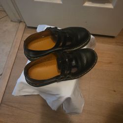 Dr. Martens Women's 9