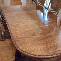 Solid Oak Dinning Table With 1 Barstool Chair And 8 Chairs