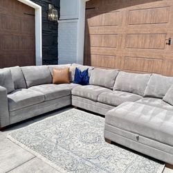 Thomasville Selena Sectional with Storage Ottoman – Modern & Comfortable