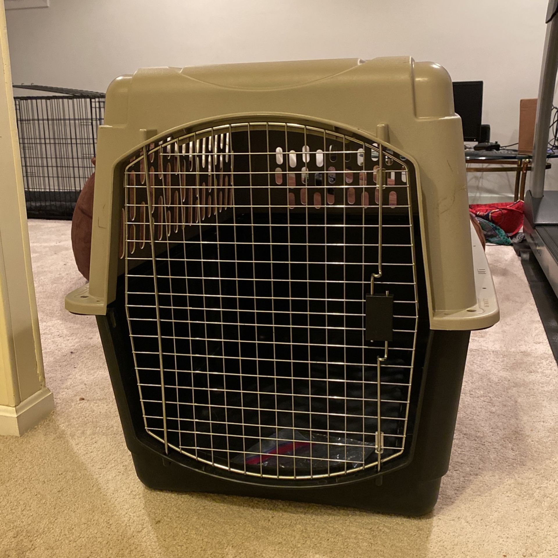 Petmate Heavy Duty Dog Travel Crate