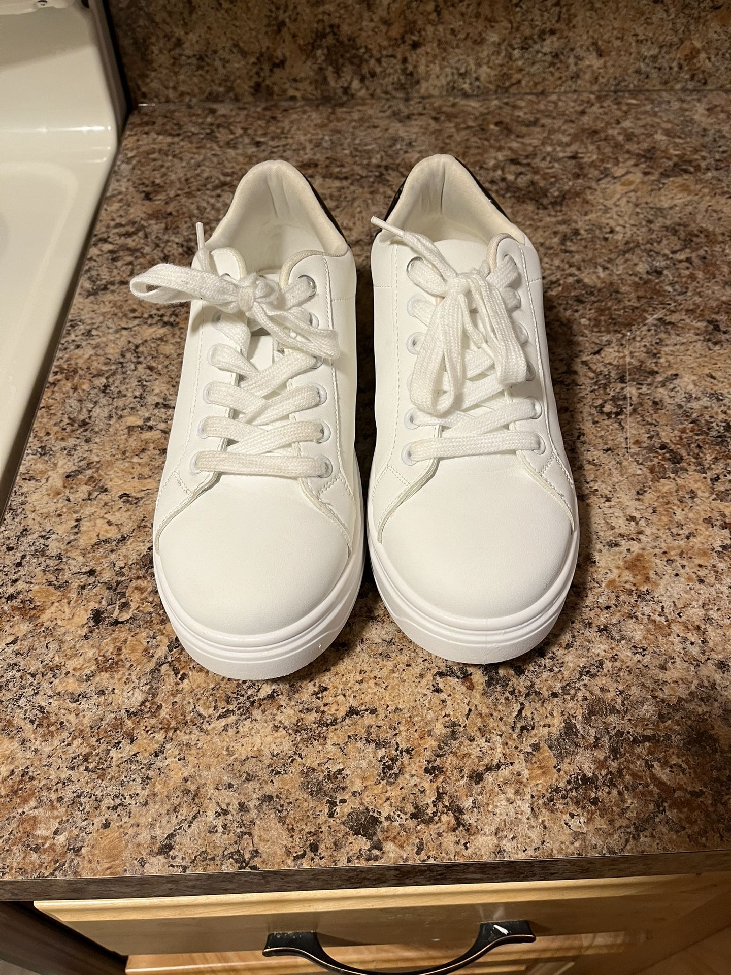 Madden Shoes Size 8