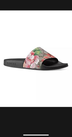 Gucci Women's GG Blooms Supreme Slide Sandals