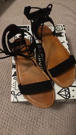 Woman Black Sandlas Size 8