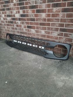 Ford Bronco Front Grille (2021-2026) – Carbonized Gray w/ White Letters