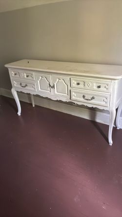 Dresser