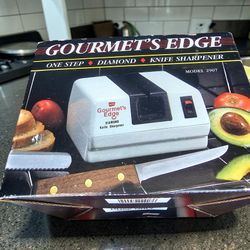 Gourmet's Edge Electric Diamond Knife Sharpener Model 2907 White/Black