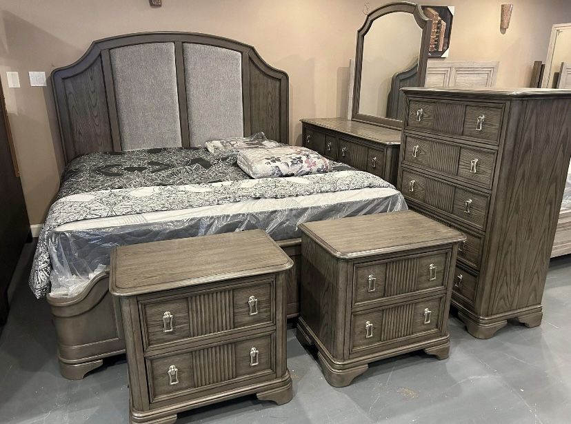 New King Bedroom Set