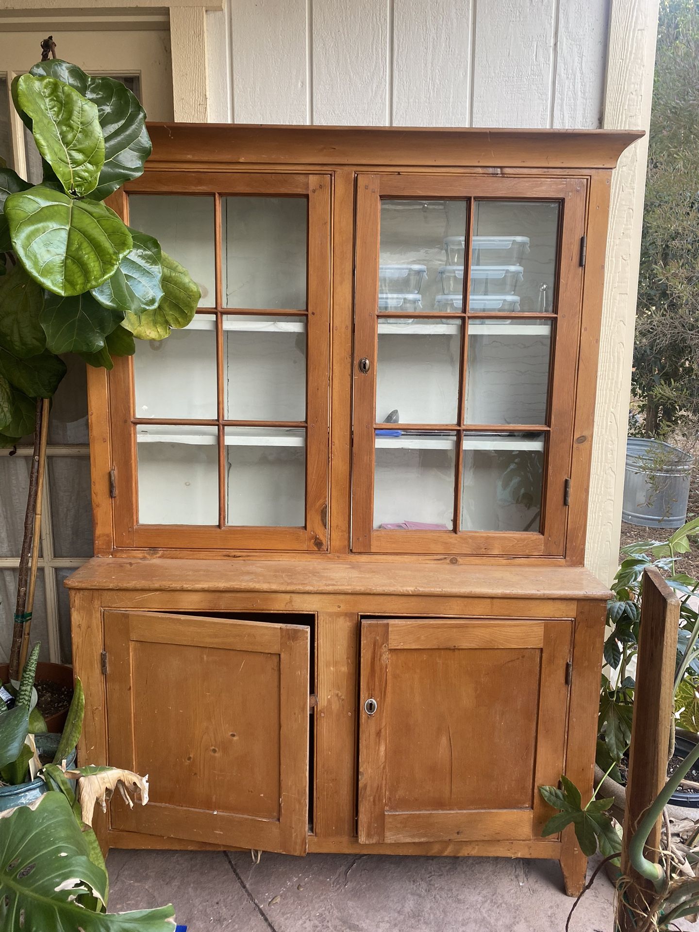 SHAKER CABINET