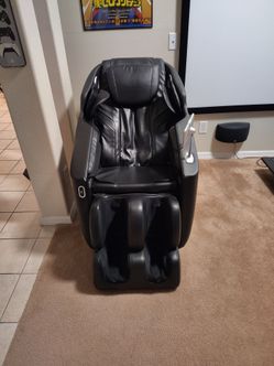 MASSAGE   RECLINER CHAIR WITH  BLUE TOOTH