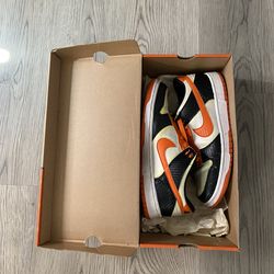 2001 NIKE DUNK LOW HALLOWEEN SZ9