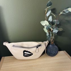 COACH x Tom Wessleman Exclusive Design Adjustable Leather Belt Bag- like new!