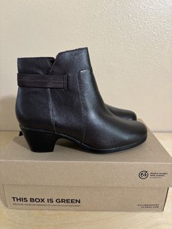 Women’s Emily 2 Holly Dress Leather Ankle Booties Size 9.5
