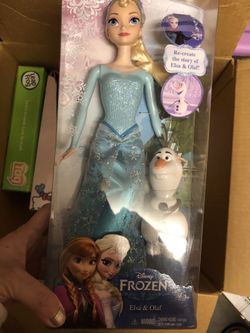 New Disney Frozen Elsa and Olaf doll figurine