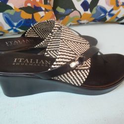 NEW Women's Italian Shoemakers Wedge Sandals Size 7