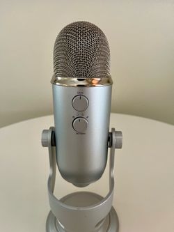 Logitech Blue Yeti USB Microphone With Stand & Cable