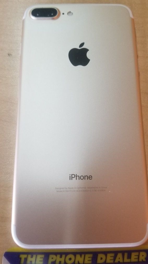 Unlocked iPhone 7 Plus 32g Gold like new