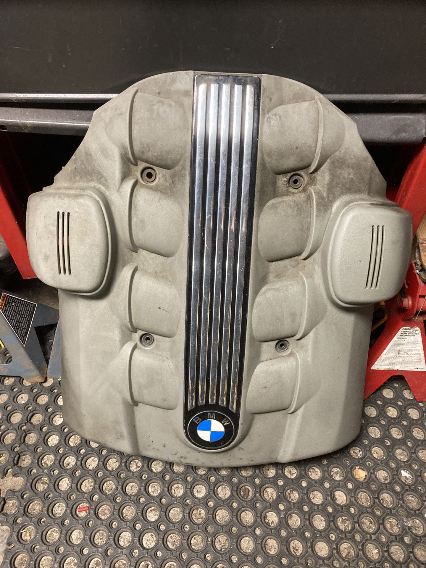 BMW E60 5 Series 540i 545i V8 Engine Cover
