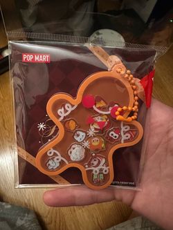 Pop Mart Gingerbread Man Shaker Keychain