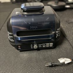 Ninja Foodi Indoor smart grill/air Fryer 