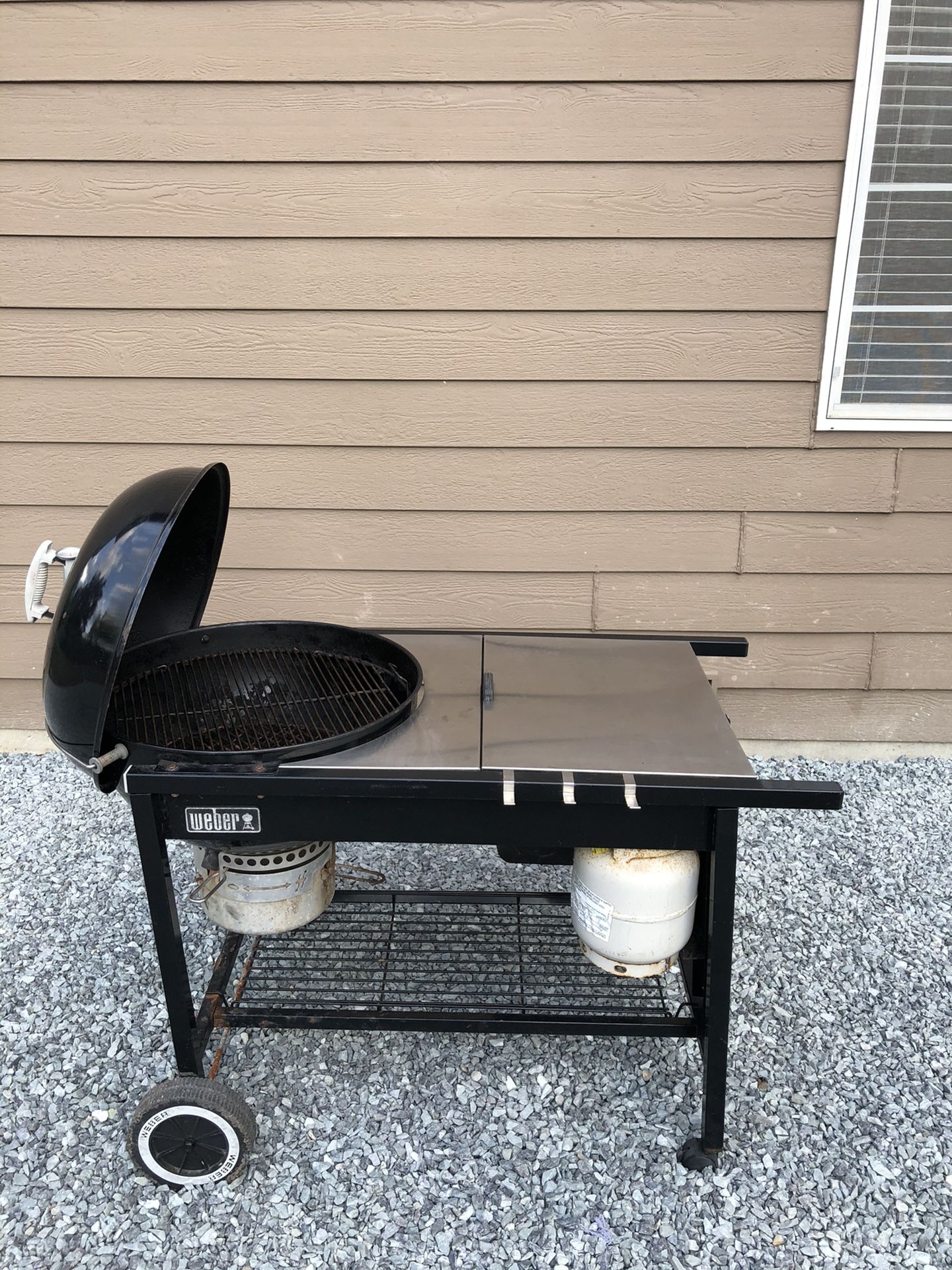 er charcoal grill with gas starter for Sale in Edmonds, WA OfferUp