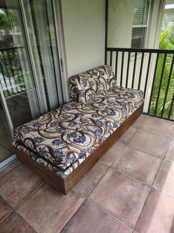 Couch-bench/Daybed
