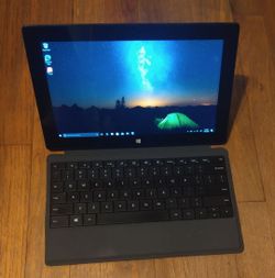 TouchScreen Microsoft Surface Pro Tablet/Laptop Excellent Working Condition