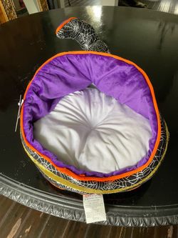 Small dog or cat bed