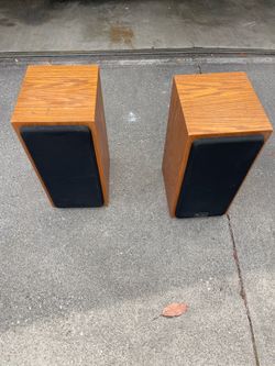 A pair of Infinity Crescendo CS-3006 speakers (rare early-90s Infinity audiophile series).