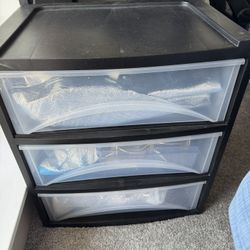 plastic chest of drawers