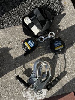 Werner R413008LE-R 8' Bantam Twinleg Leading Edge SRL with Aluminum Rebar Hook