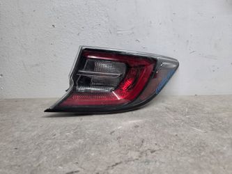Right tail light toyota corolla hatchback 2020 2021 2022 2023 2024 2025