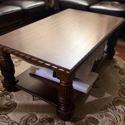 Solid Wood Coffee Table – Classic Style