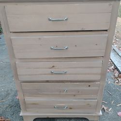 5 Drawer Dresser 