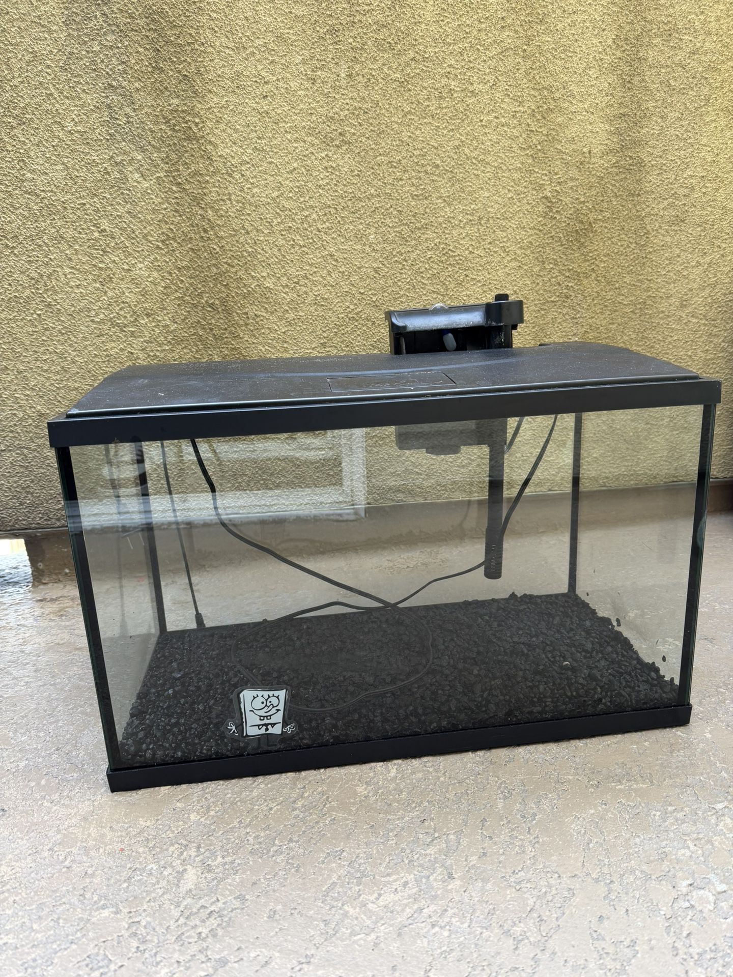 Fish Tank 10 Gal W/ Filter