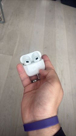 Apple AirPods with Charging Case