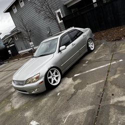 2003 Lexus IS