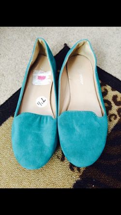 Size 7 1/2 still in Guc