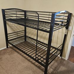 Bunk bed - Twin Over Twin
