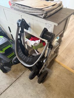Graco 2x car seats and stroller