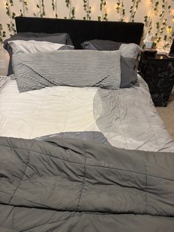 Queen size bed no boxspring needed with mattress