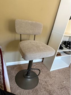 Vanity chair