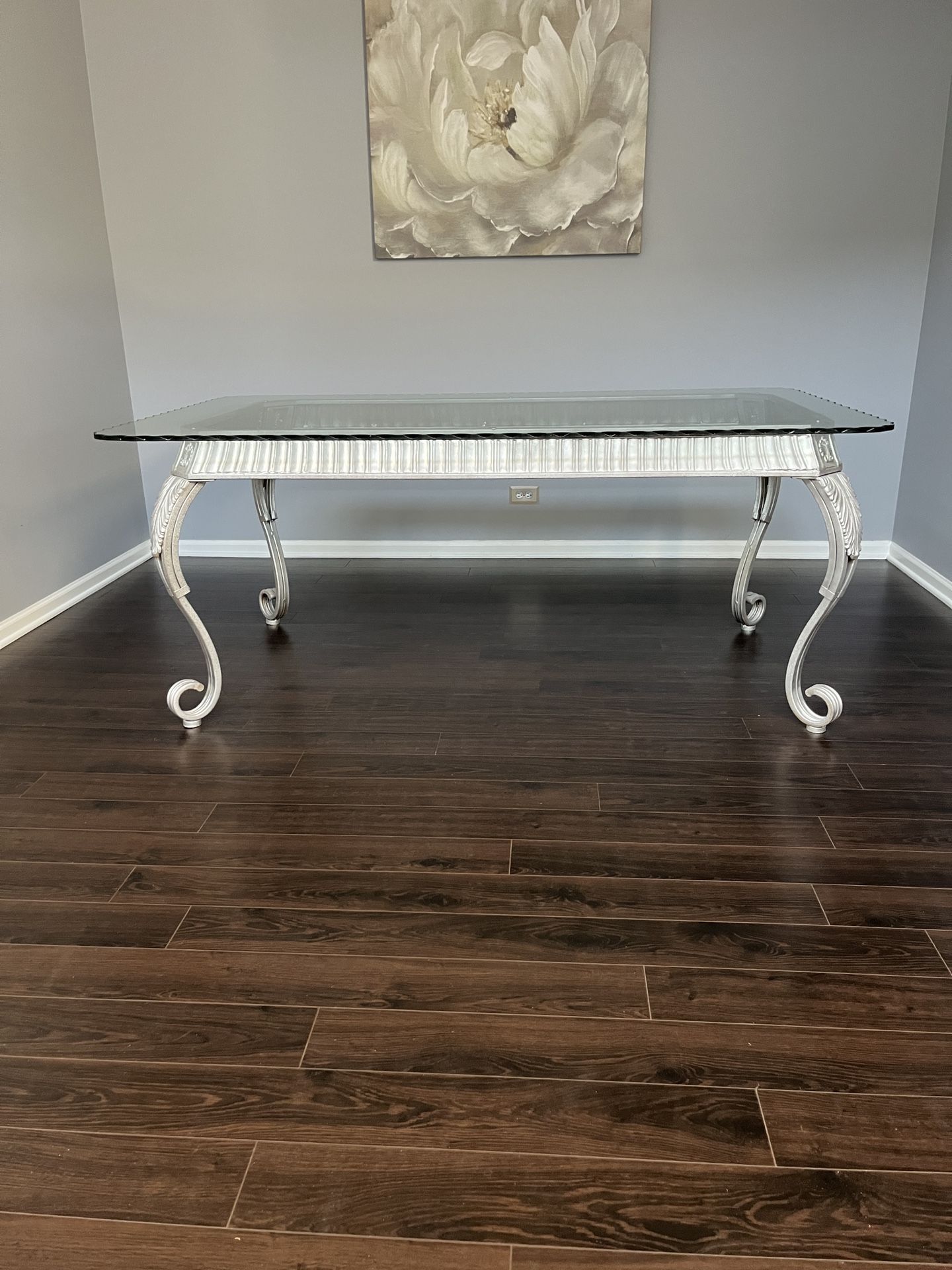 Beautiful Scalloped Glass And Metal Dining Room Table