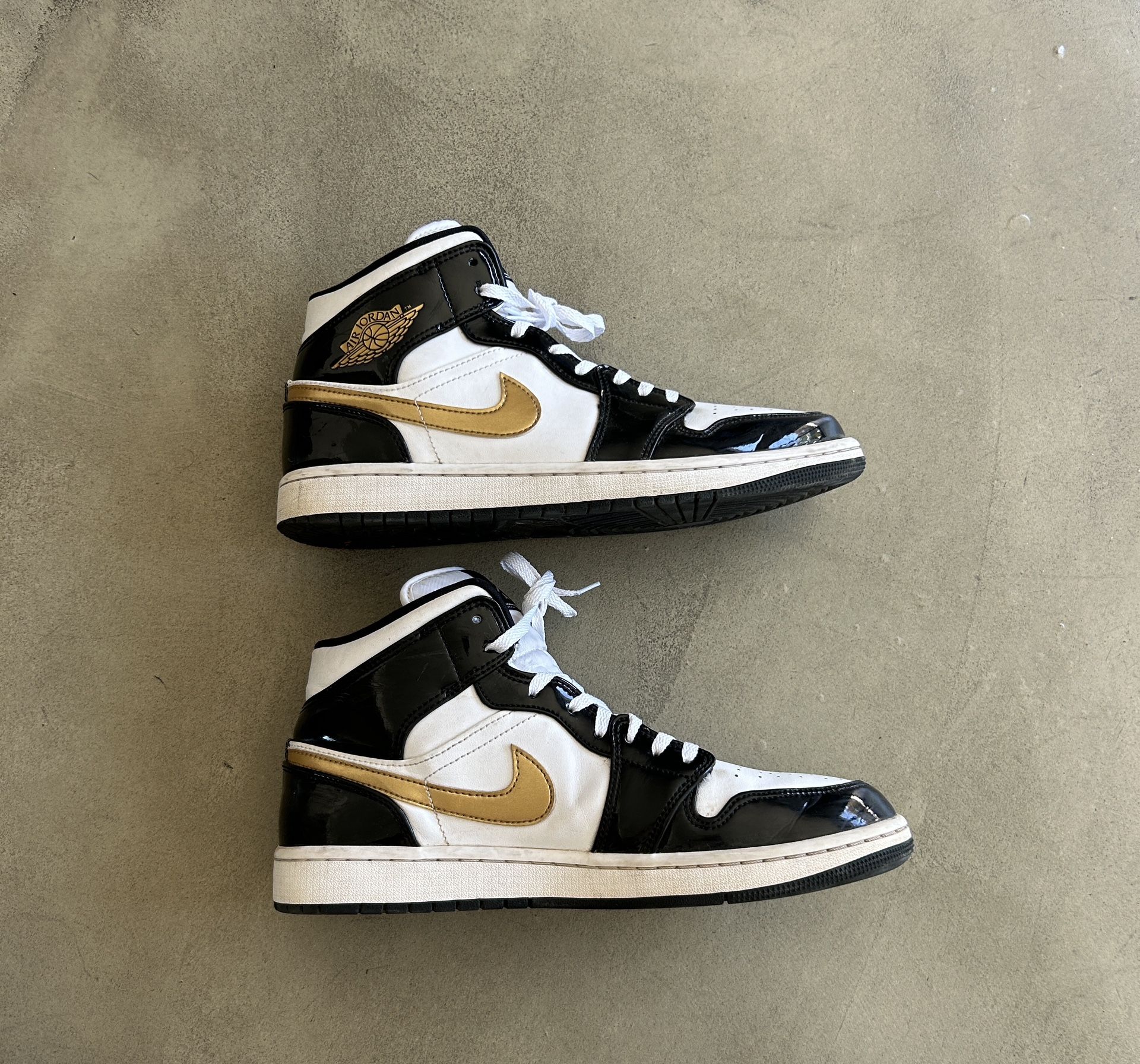 2019 Air Jordan 1 Mid Patent SE  display picture 2