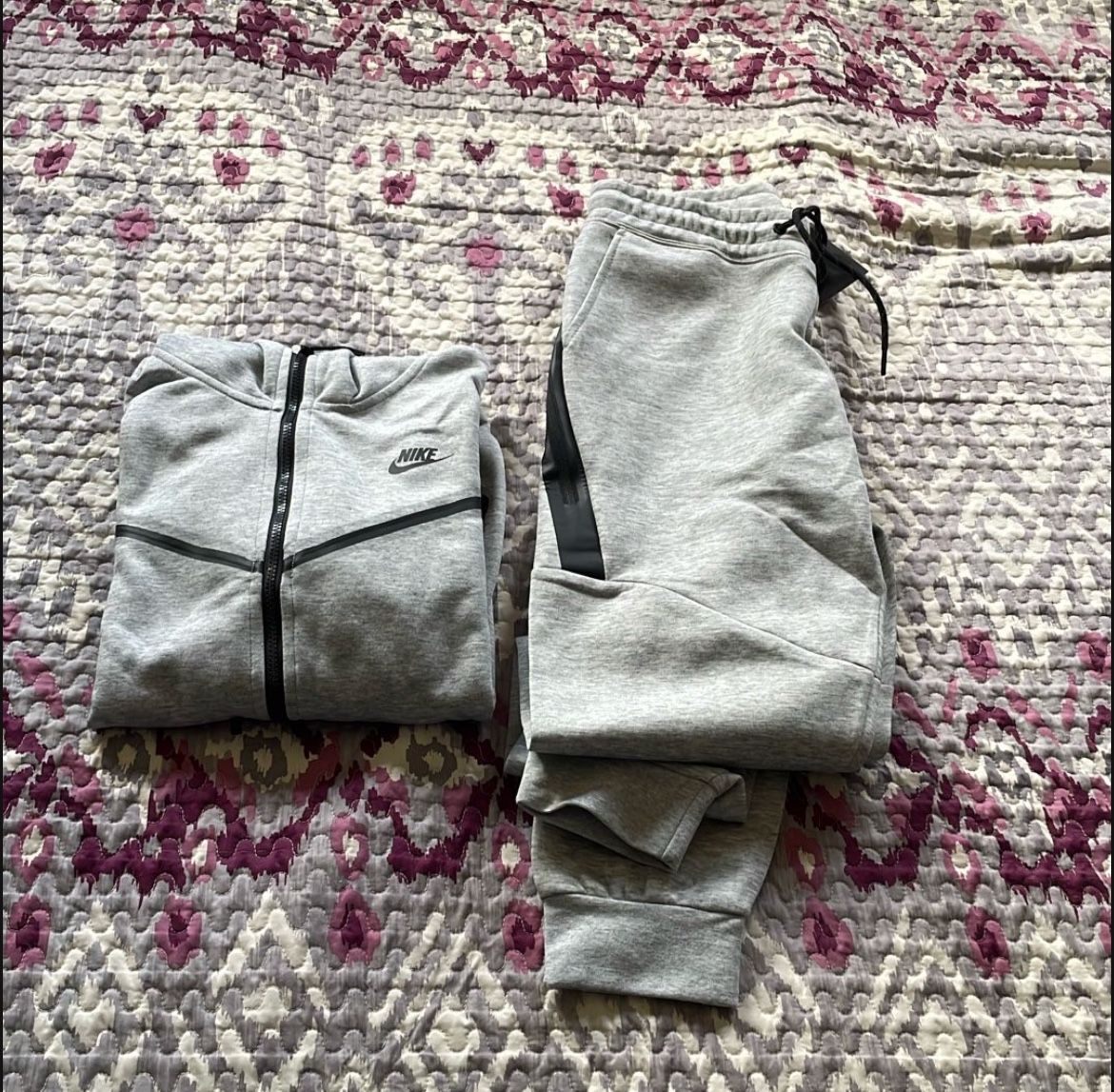Nike Tech Grey Large Set