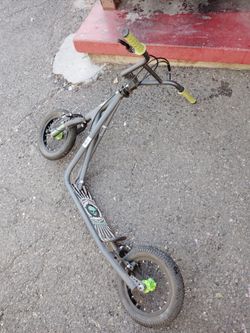 Mongoose scooter